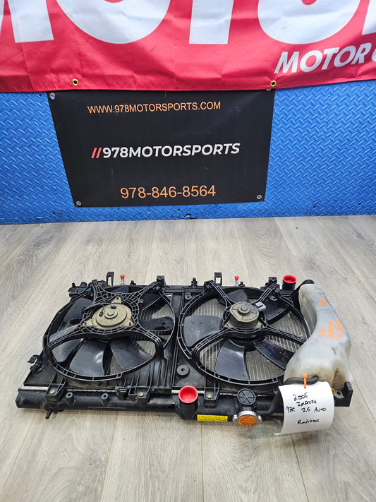 2005 Subaru impreza RS sedan A/T radiator 45119FE040 93k image 0