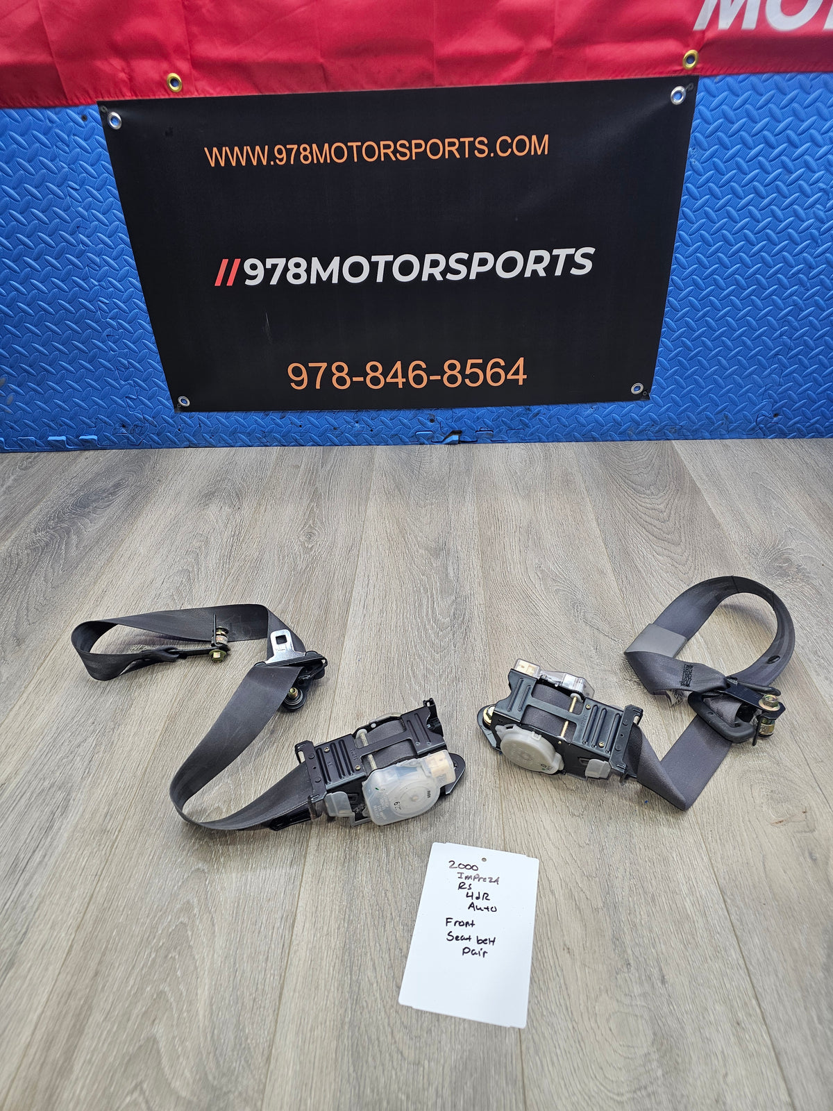 2000-2001 Subaru impreza rs sedan 2.5 front seat belt pair  image 0