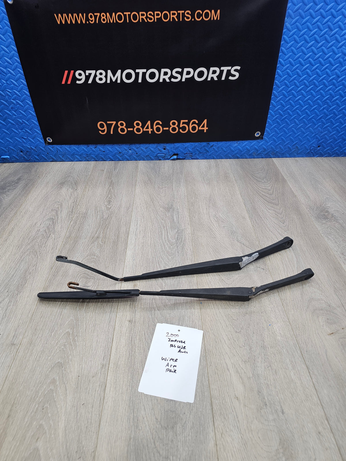 2000-2001 Subaru impreza rs sedan 2.5 windshield wiper arm pair  image 0