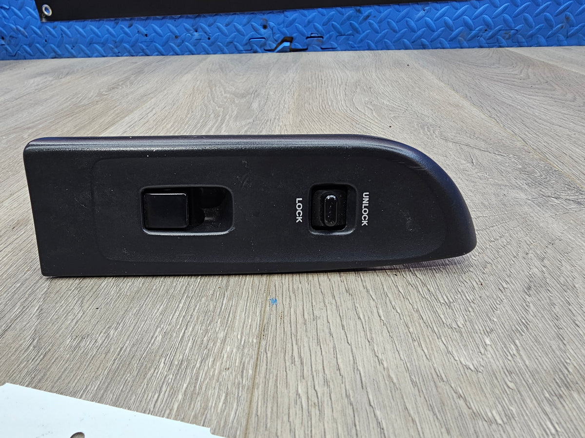2000-2001 Subaru impreza rs sedan 2.5 right passenger front window switch  image 1