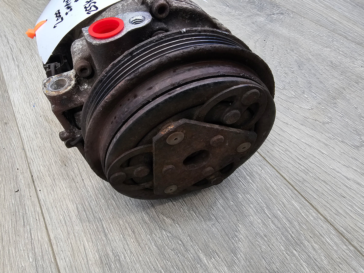 2000-2001 Subaru impreza rs sedan 2.5 ac compressor 73111FA132  image 1