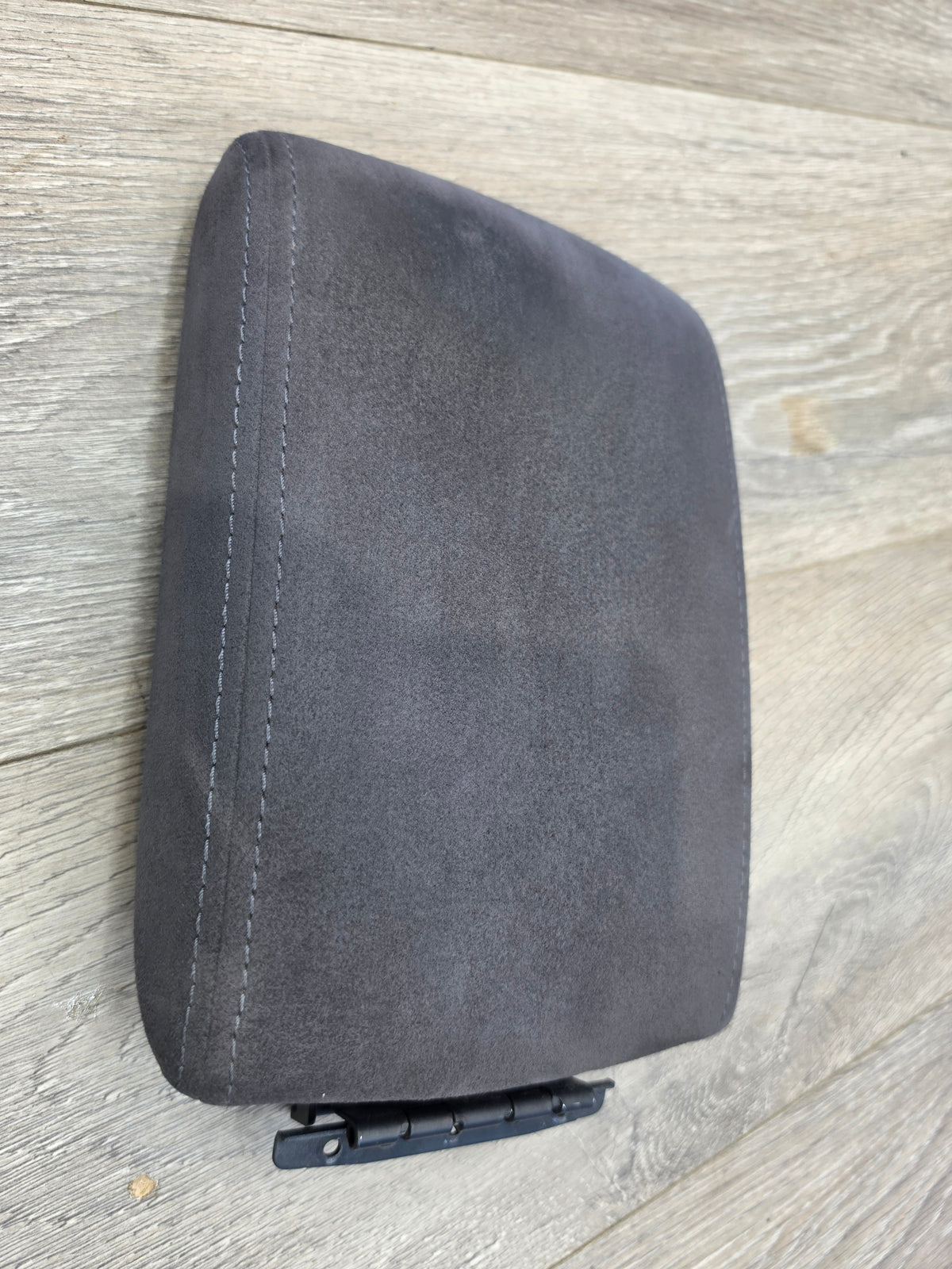 2008-2010 Subaru wrx sti 2.5 center console Alcantara Armrest 156k image 1