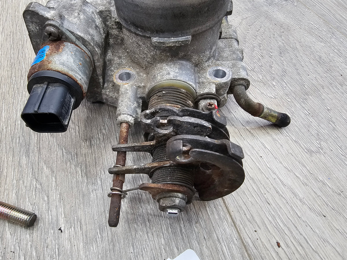 2000-2001 Subaru impreza rs sedan 2.5 Throttlebody 16114AA830 image 4