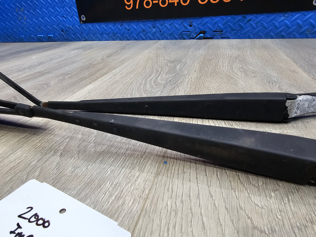 2000-2001 Subaru impreza rs sedan 2.5 windshield wiper arm pair  image 2