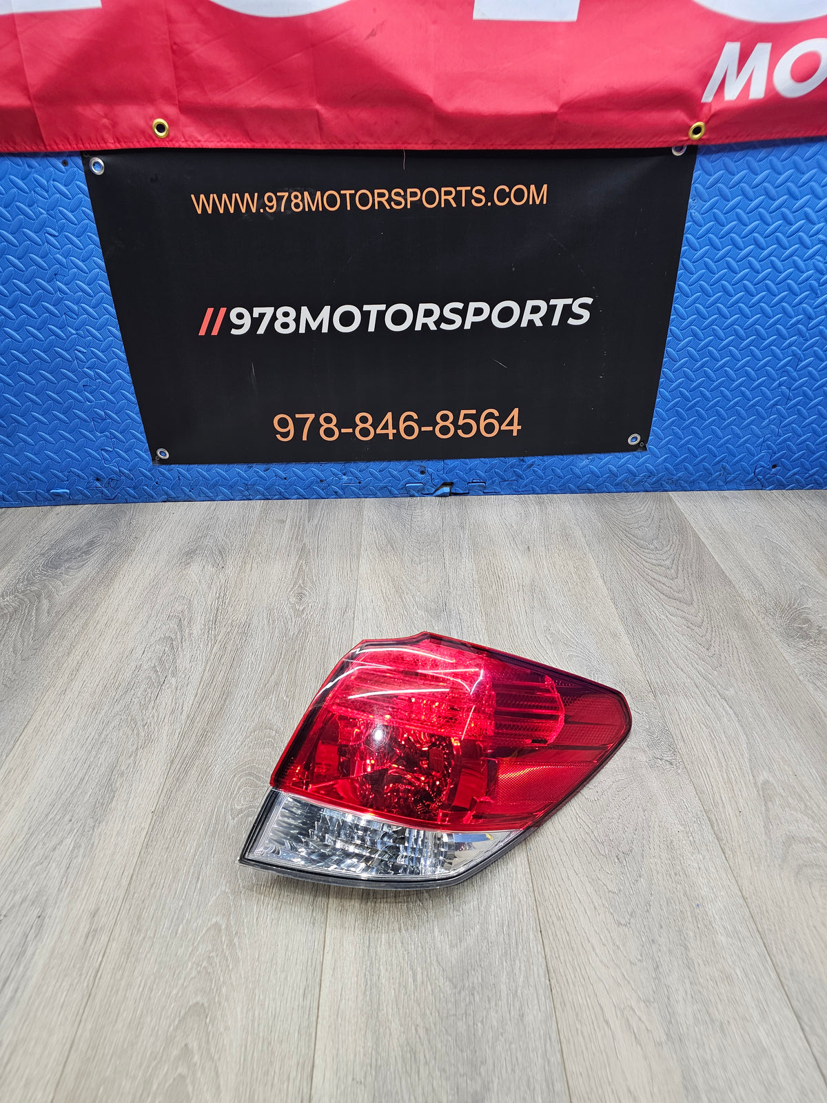 2010-2014 Subaru outback 2.5 right passenger tail light 84912AJ09A image 0