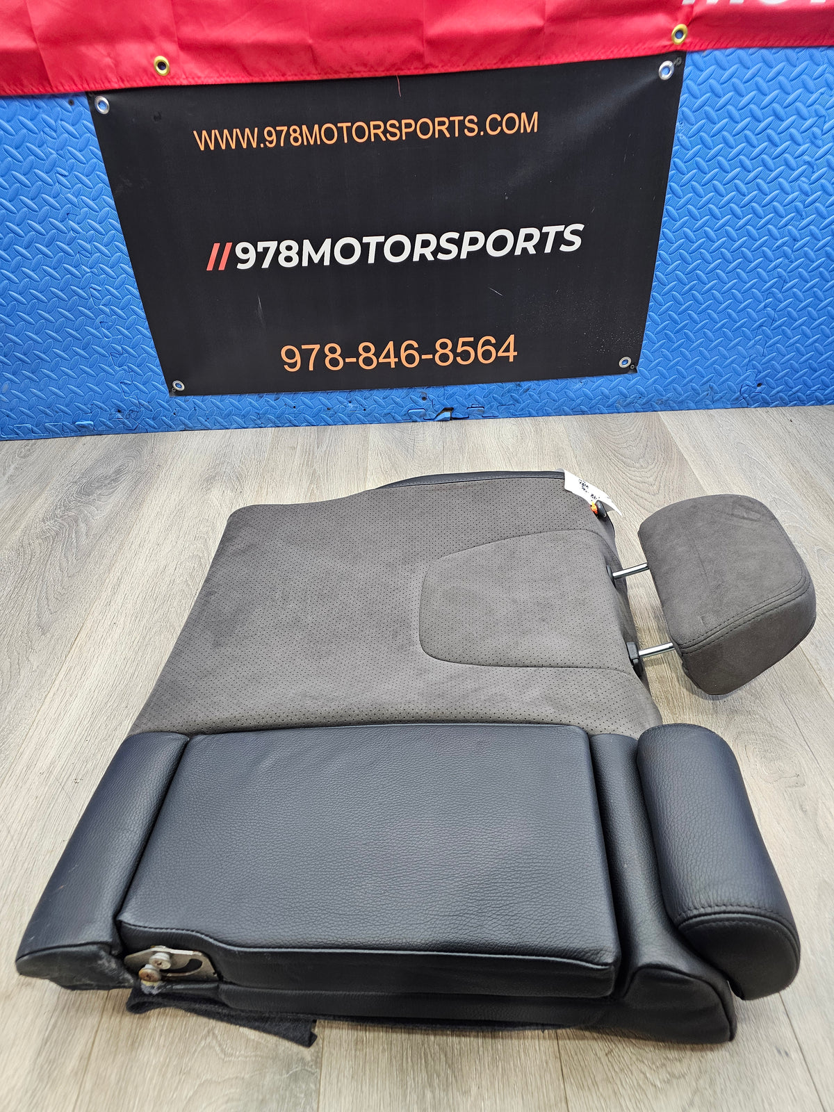 2008-2010 Subaru wrx sti 2.5 right passenger rear upper seat 64350FG420AQ image 0