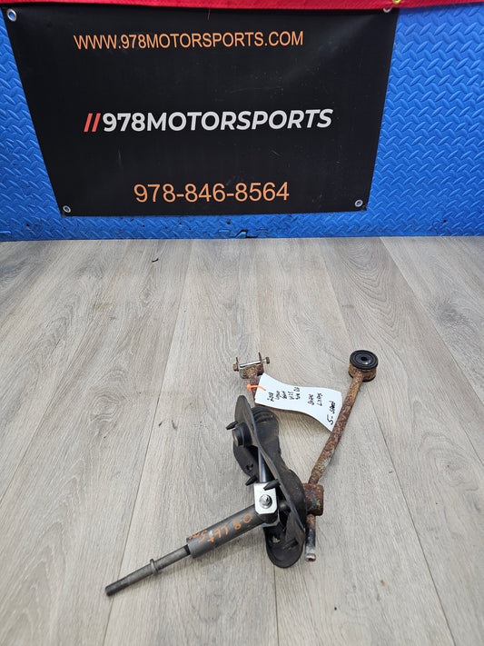 2005-2009 Subaru Legacy GT 2.5 M/T  shifter linkage  image 0