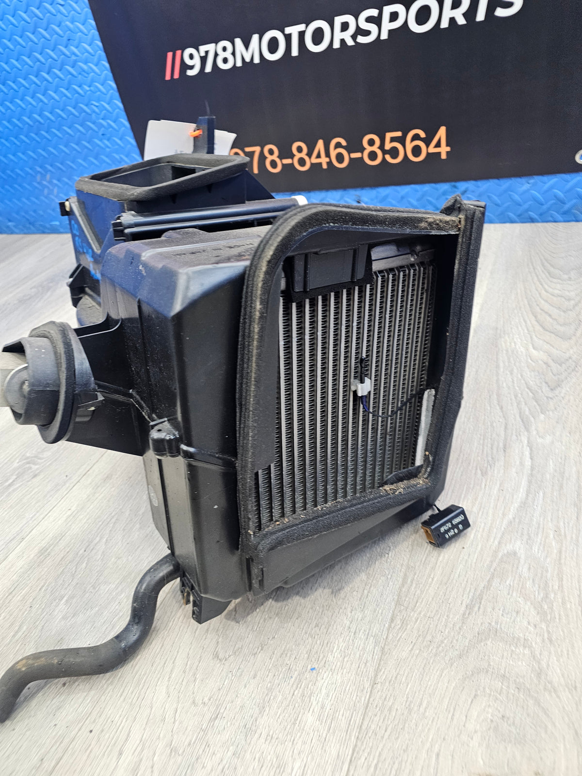 2000-2001 Subaru impreza rs sedan 2.5 blower motor box 72210FC053 image 5