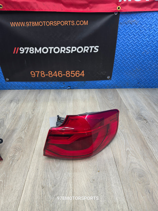 2017-2019 bmw 330i GT right passenger outer tail light 63217417472