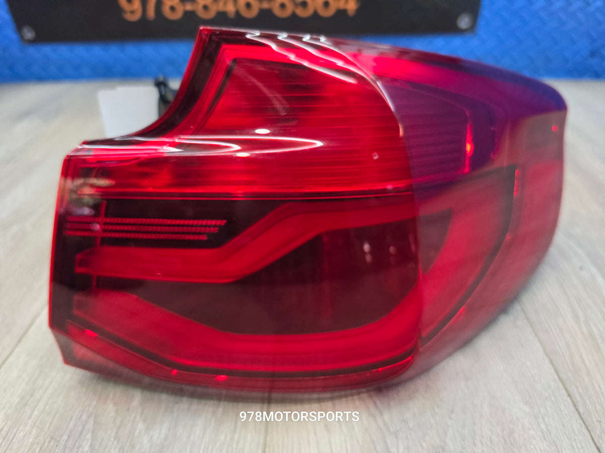 2017-2019 bmw 330i GT right passenger outer tail light 63217417472