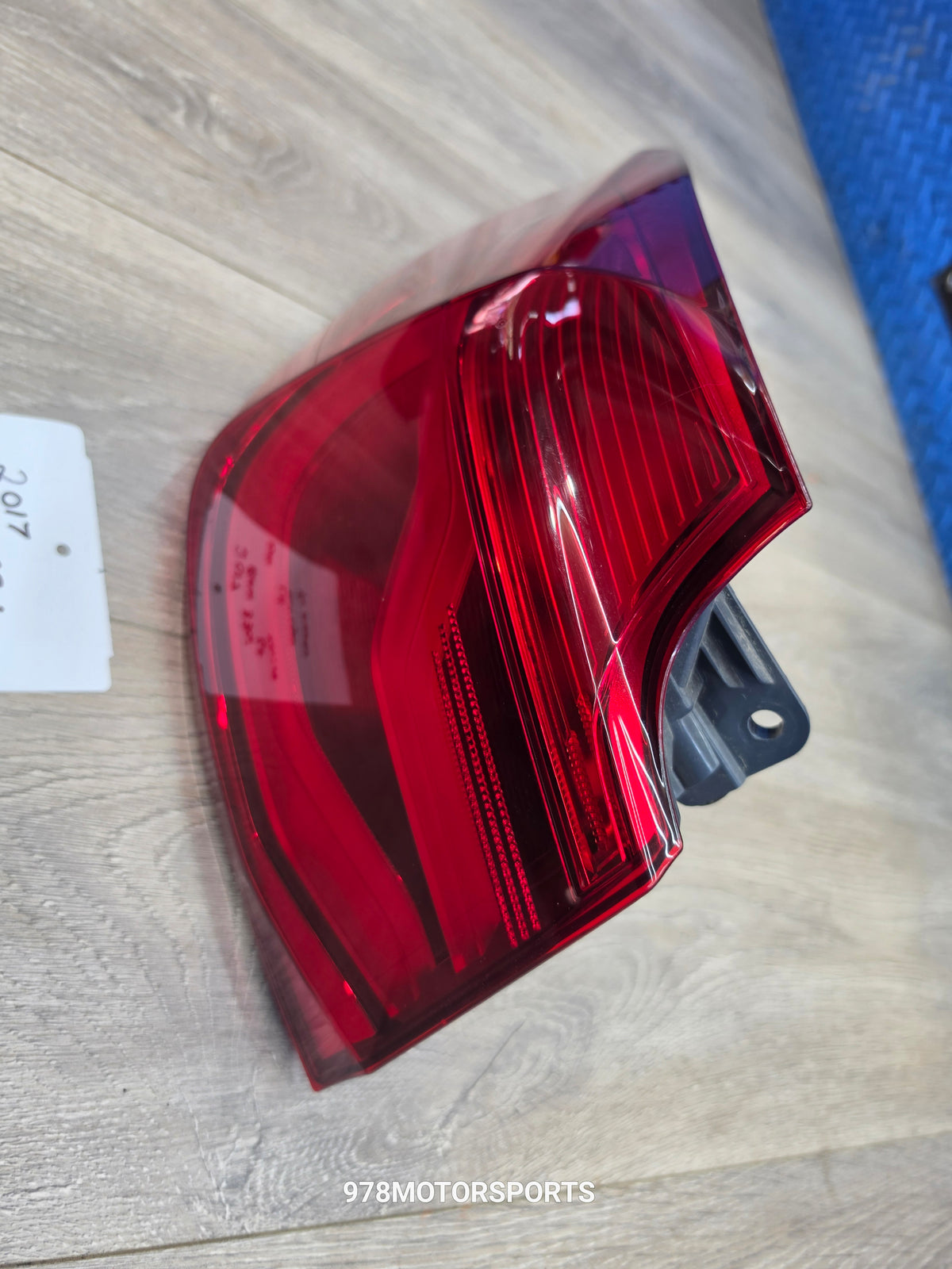 2017-2019 bmw 330i GT left driver outer tail light 63217417471