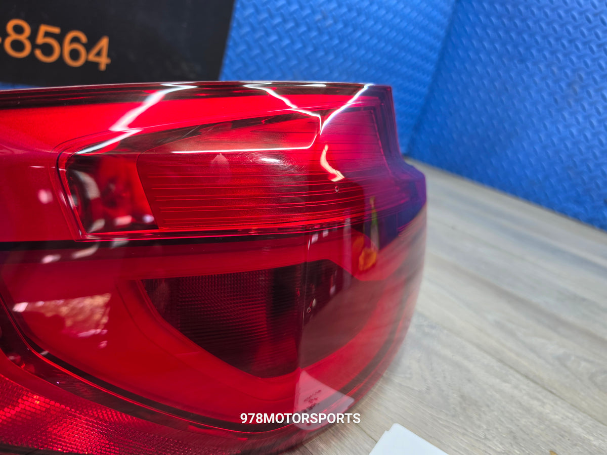 2017-2019 bmw 330i GT left driver outer tail light 63217417471
