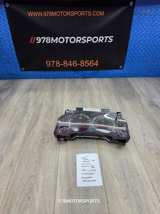 2007 chevy Silverado 1500 speedometer ID25800005 254k