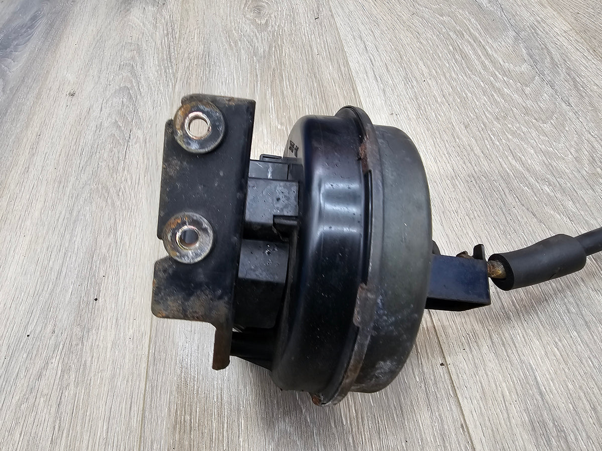 2000-2001 Subaru impreza rs sedan 2.5 cruise control servo 87012FC060 image 4