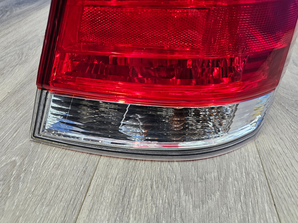 2010-2014 Subaru legacy sedan 2.5 right passenger tail light  84912AJ00A image 3