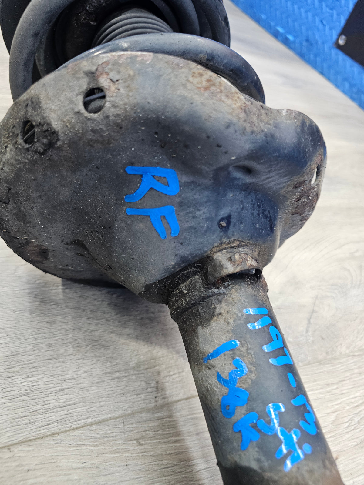 2012-2014 Subaru wrx sti 2.5 right passenger front strut shock 20310FG621 138k image 2