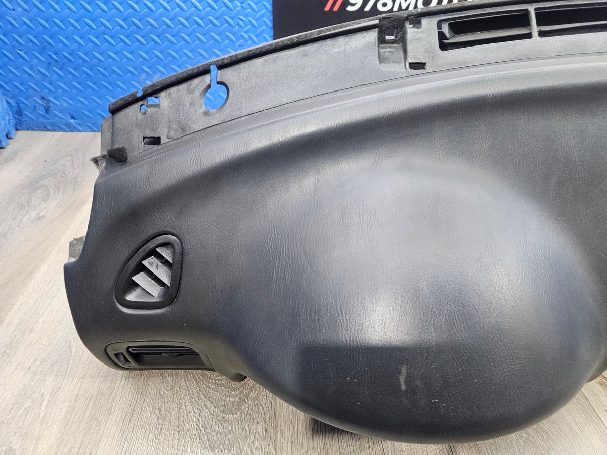2000-2001 Subaru impreza rs sedan 2.5 dash panel 66040FC0100E image 3