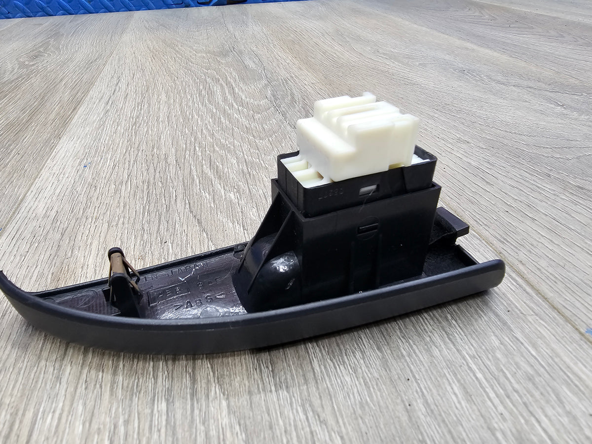 2000-2001 Subaru impreza rs sedan 2.5 left rear window switch 83082FA0700E image 4