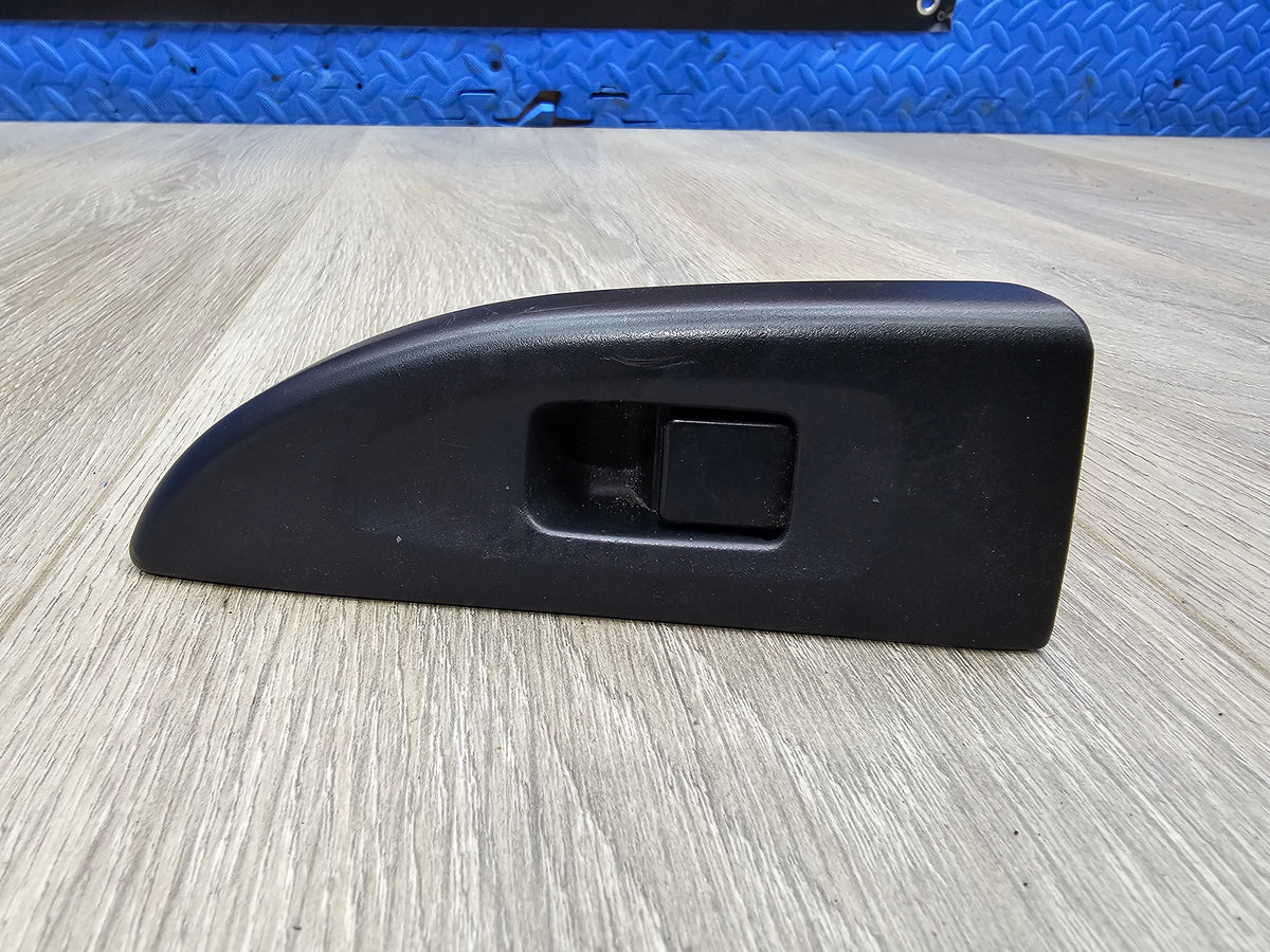 2000-2001 Subaru impreza rs sedan 2.5 left rear window switch 83082FA0700E image 2
