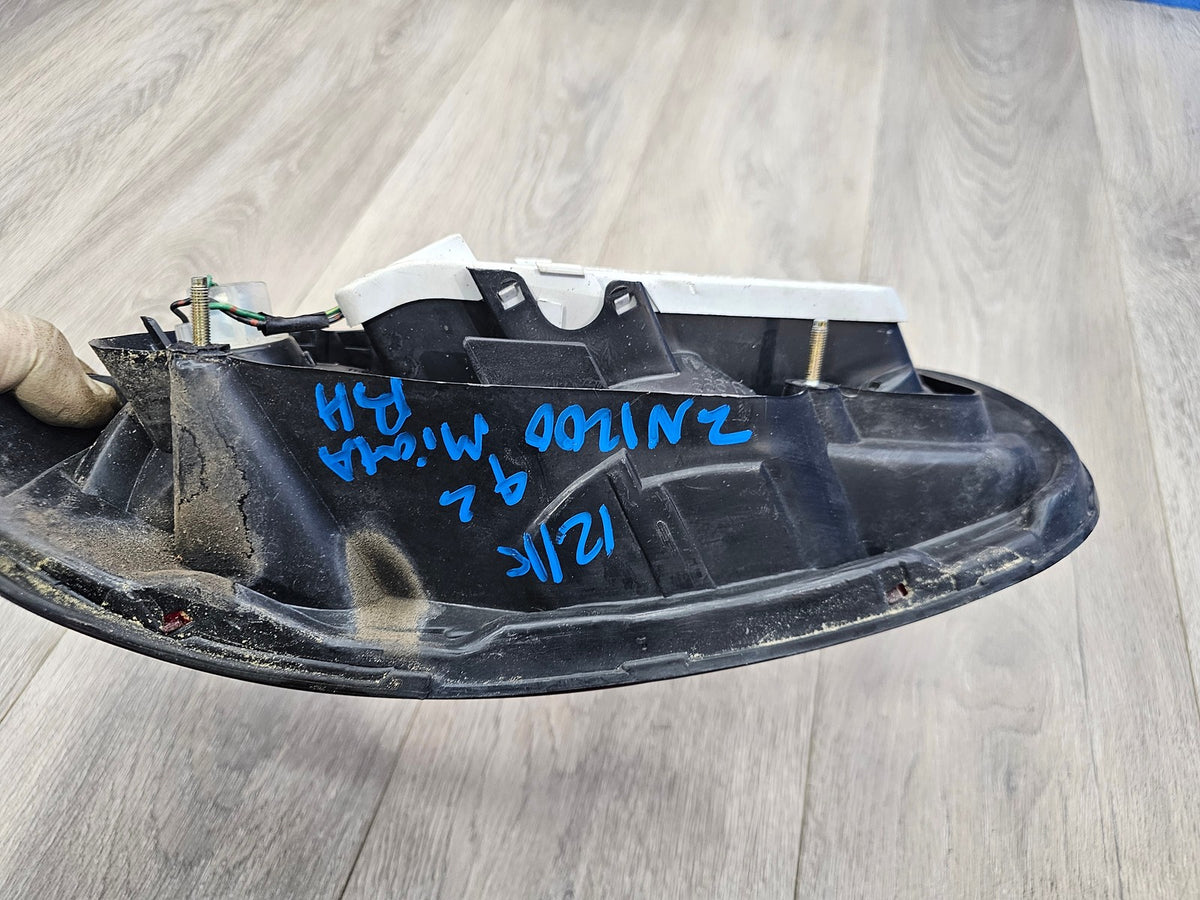 1990-1997 mazda miata MX5 1.6 right passenger tail light