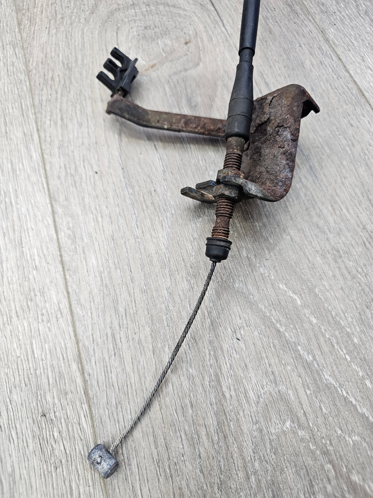 2000-2001 Subaru impreza rs sedan 2.5 throttle cable and pedal 37114FA110 image 1