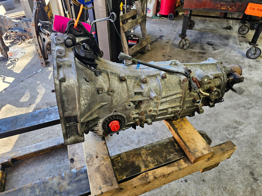 2008-2009 Subaru legacy GT 2.5 5 speed manual transmission 32000AJ420 74k  image 0