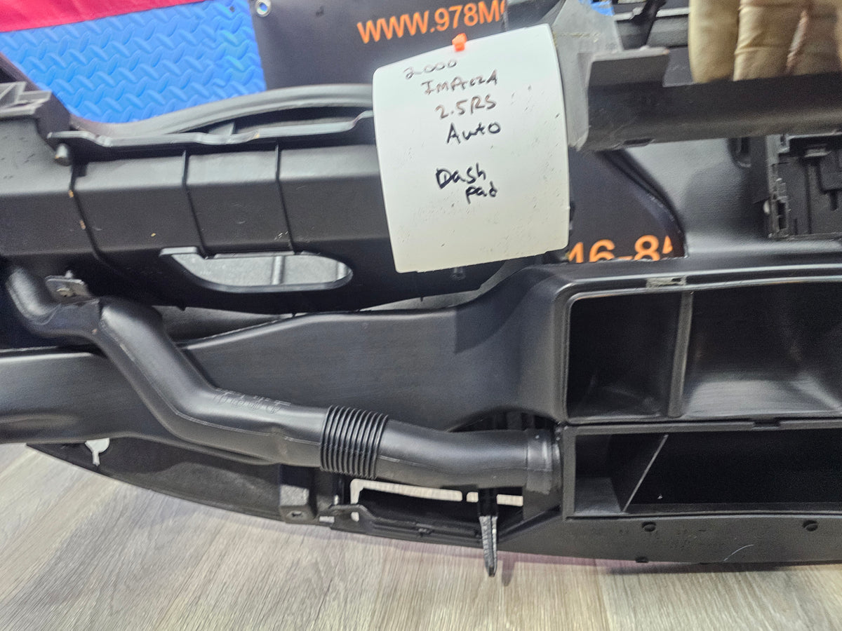2000-2001 Subaru impreza rs sedan 2.5 dash panel 66040FC0100E image 10