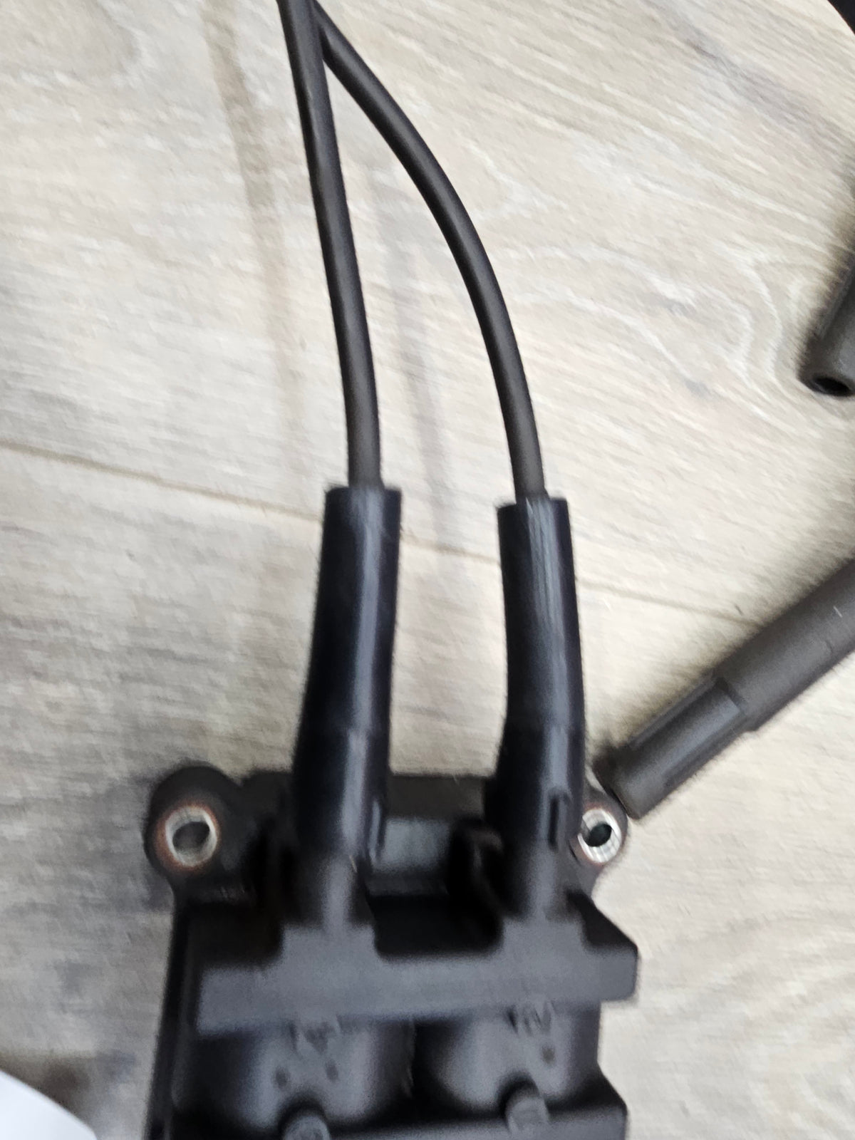 2000-2004 Subaru impreza rs sedan 2.5 ignition coil pack 22433AA570  image 5