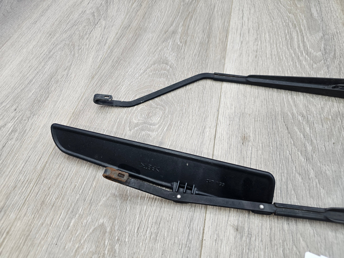 2000-2001 Subaru impreza rs sedan 2.5 windshield wiper arm pair  image 6