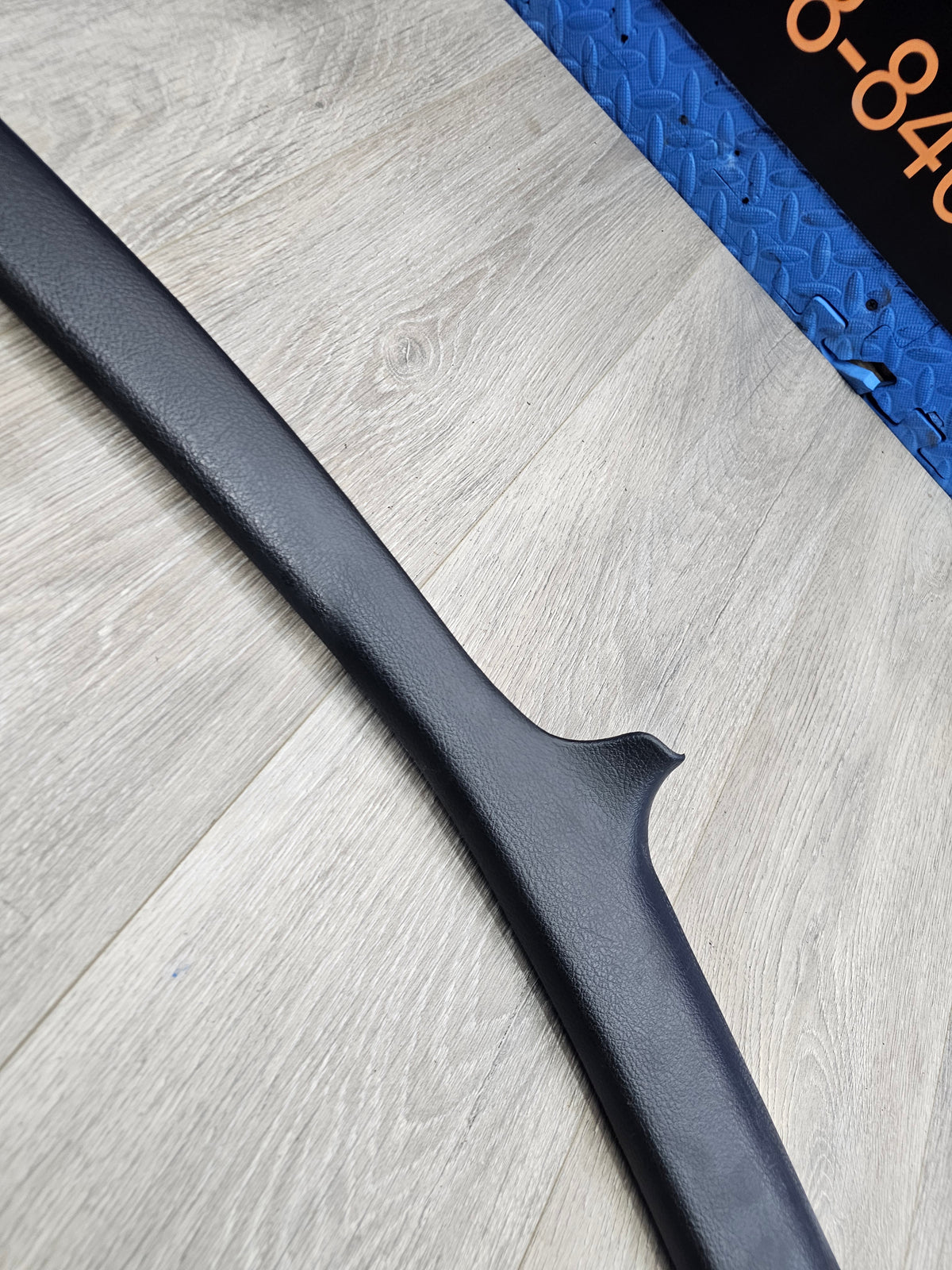 2000-2001 Subaru impreza rs sedan 2.5 left driver upper pillar trim panel  image 2