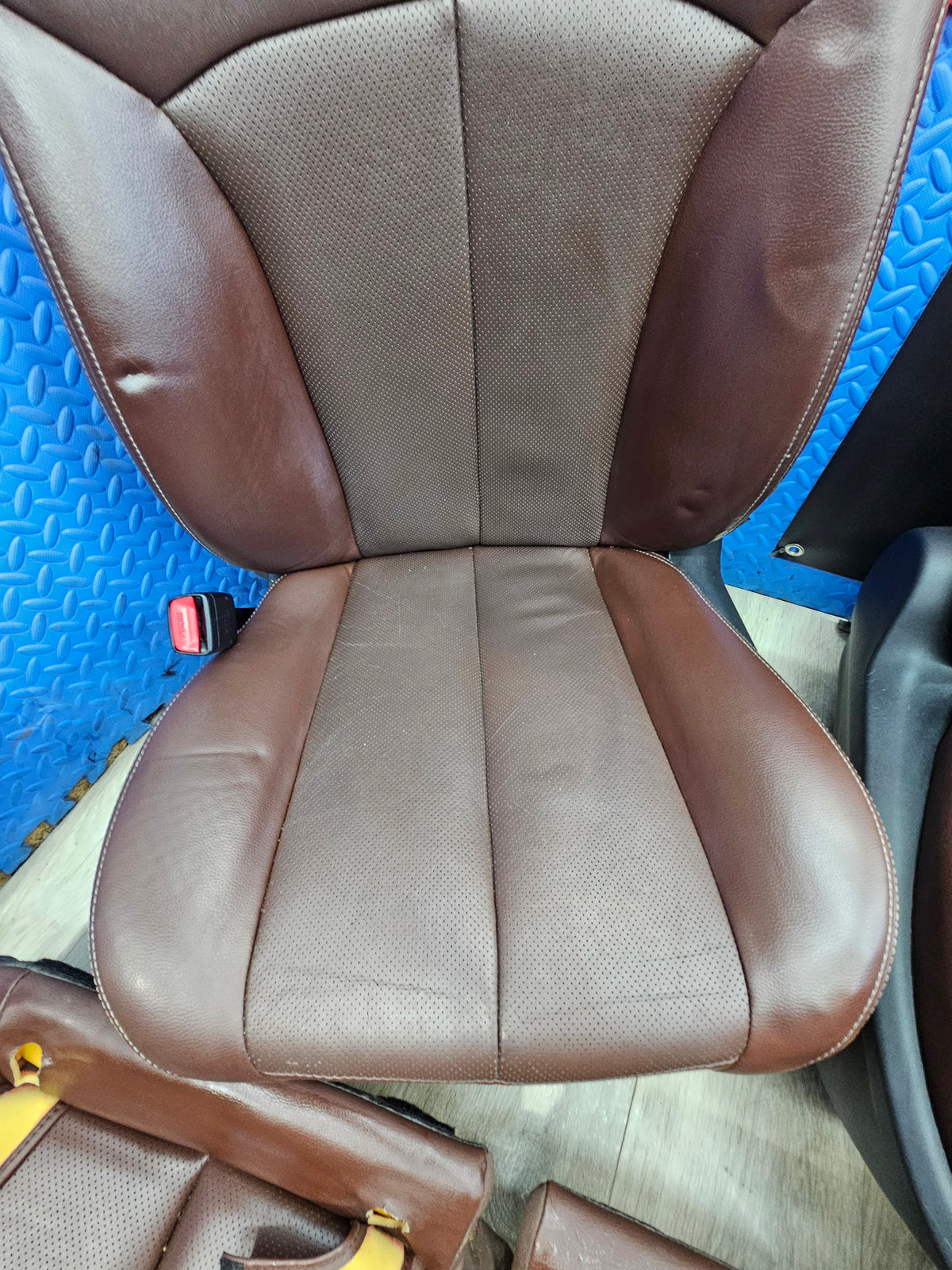 2013-2014 subaru outback 2.5 SAP package brown leather set set image 9
