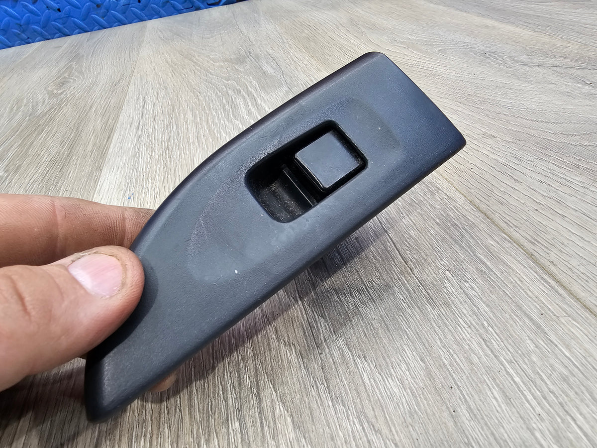 2000-2001 Subaru impreza rs sedan 2.5 left rear window switch 83082FA0700E image 3