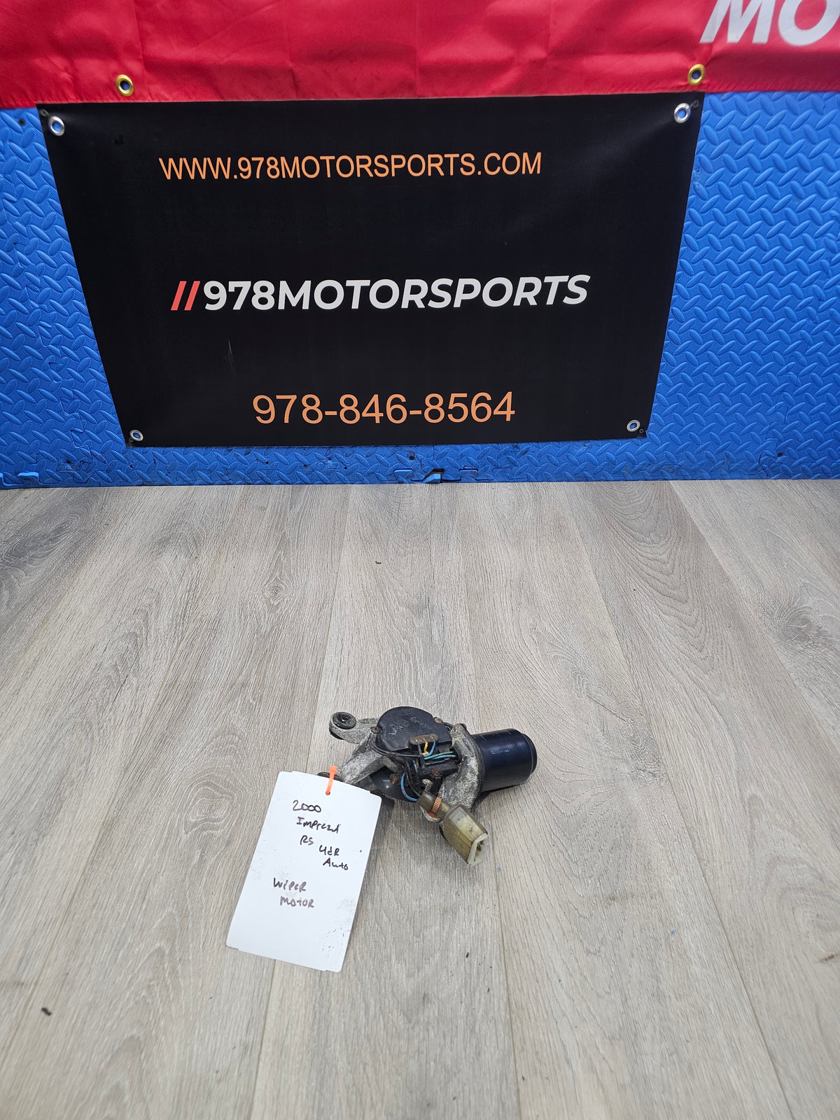 2000-2001 Subaru impreza rs sedan 2.5 windshield wiper motor 86511FC020 image 0