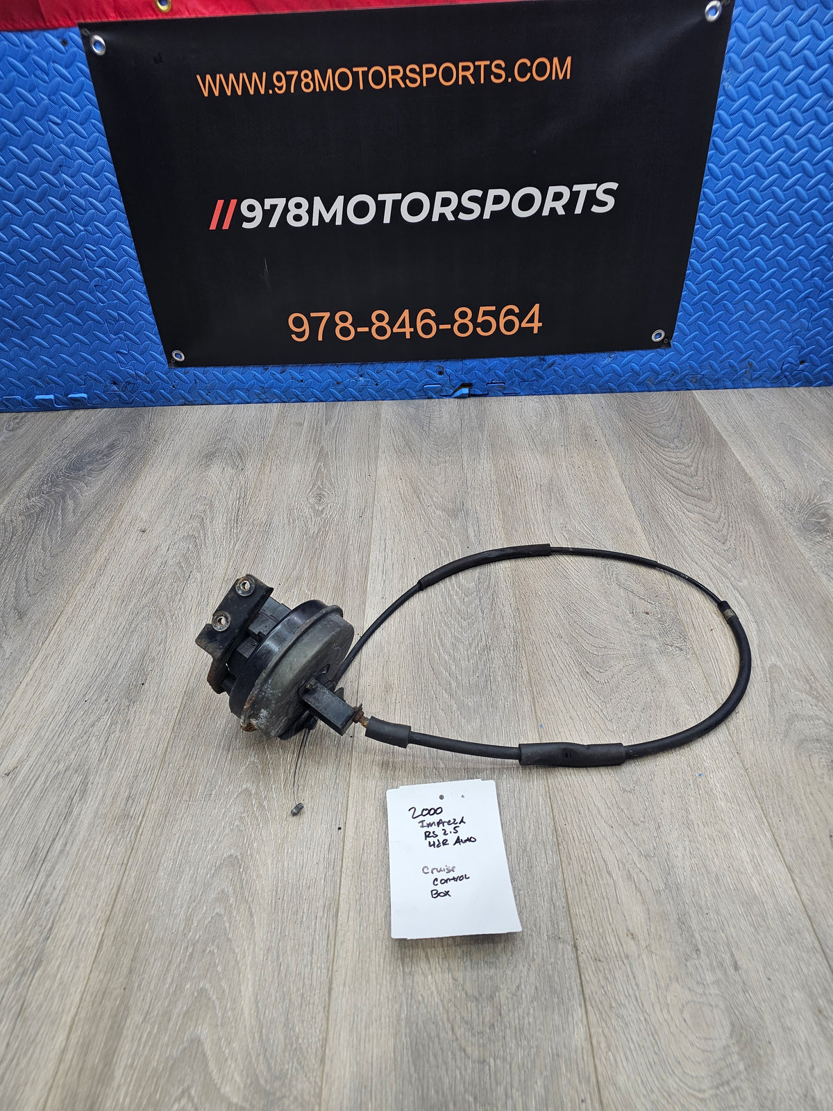 2000-2001 Subaru impreza rs sedan 2.5 cruise control servo 87012FC060 image 0