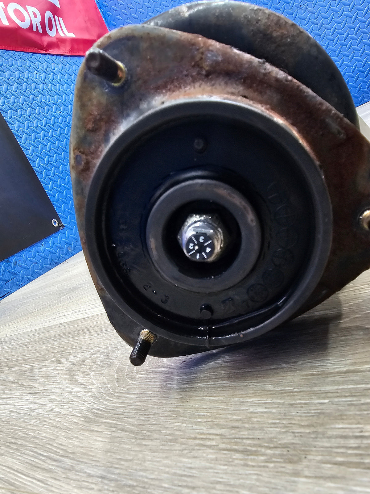 2000-2001 Subaru impreza sedan rs 2.5 KYB AGX left driver front strut shock  image 9