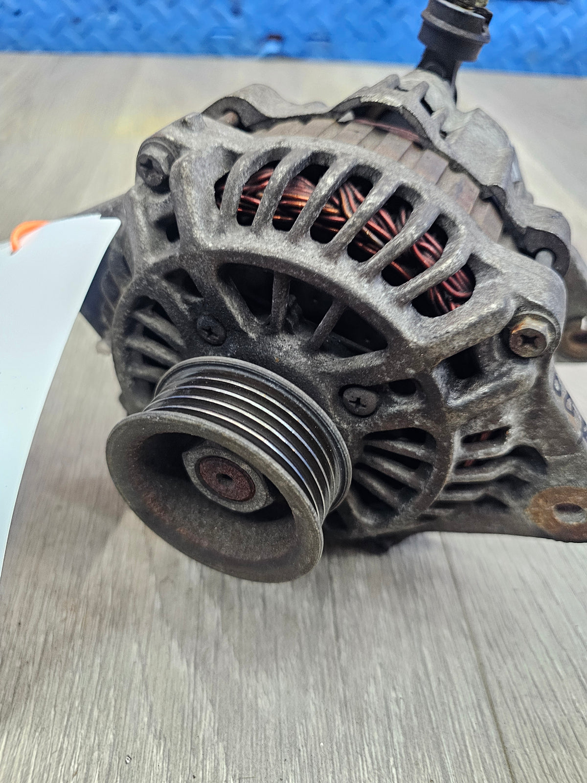 2000-2001 Subaru impreza rs sedan 2.5 alternator 23700AA390 image 1