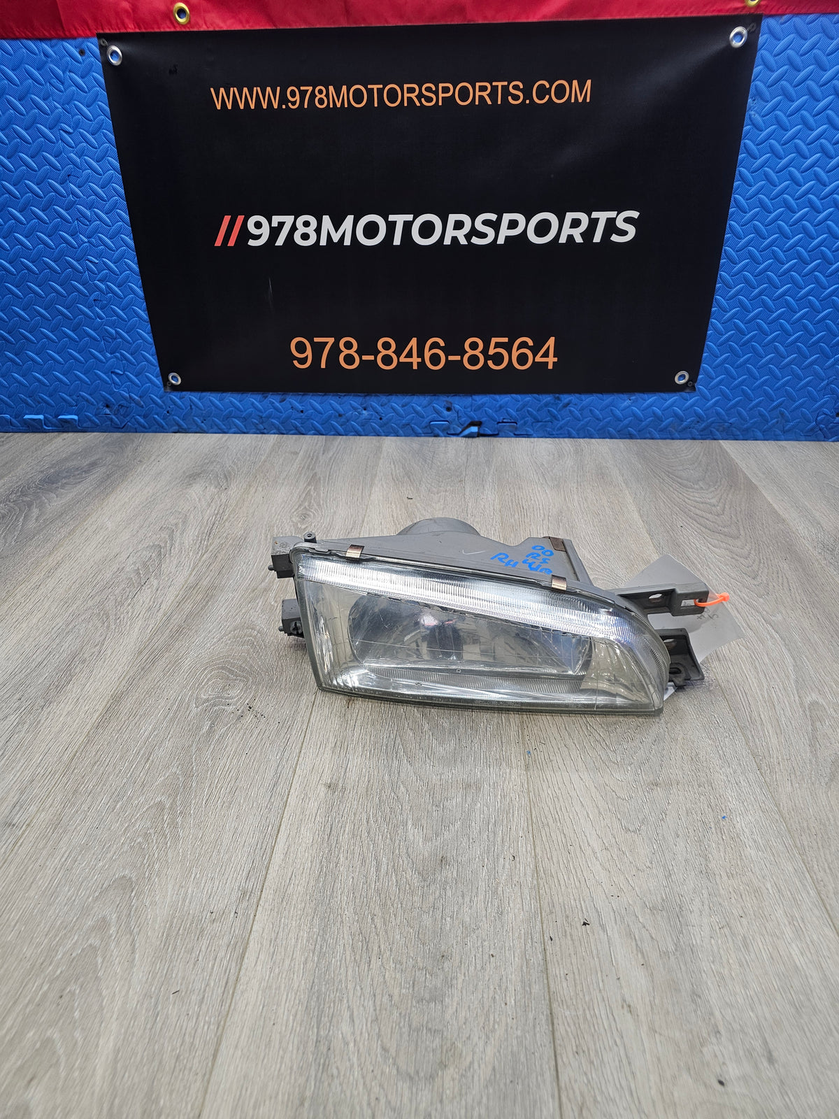 2000-2001 Subaru impreza rs sedan 2.5 right front headlight assembly 84001FA441 image 0