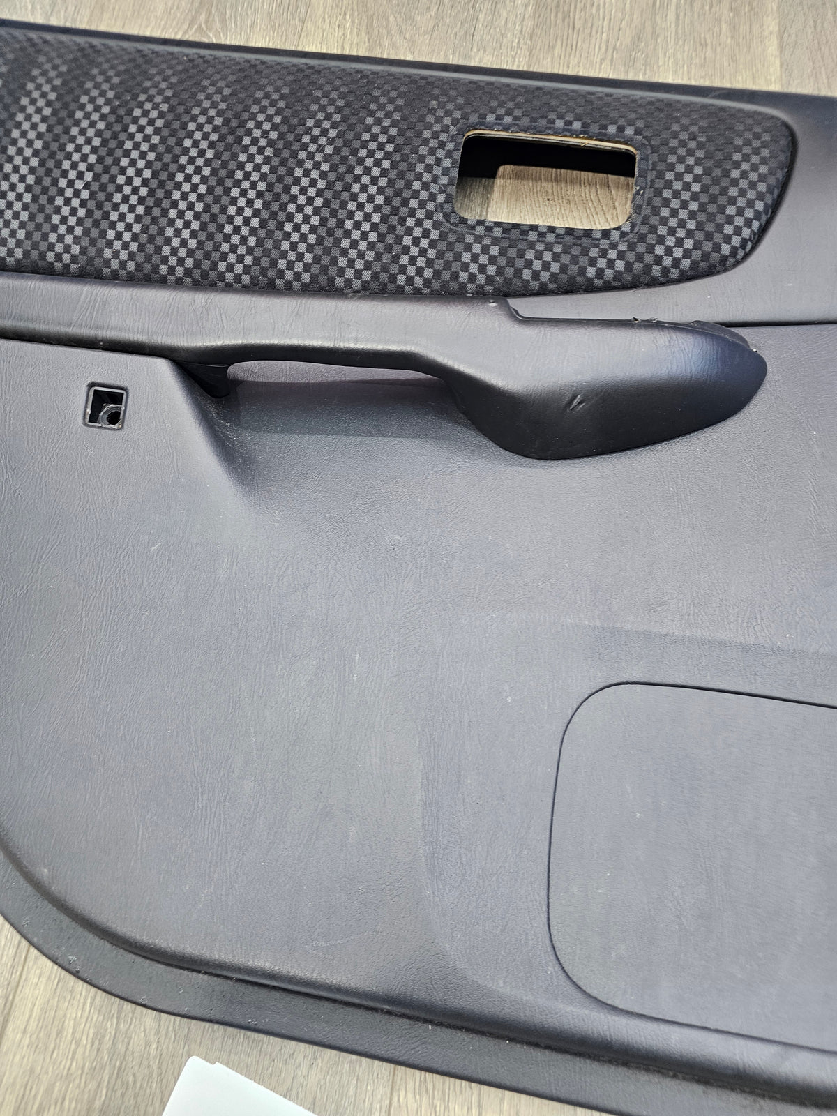 2000-2001 Subaru impreza rs sedan 2.5 left driver rear door panel  image 2