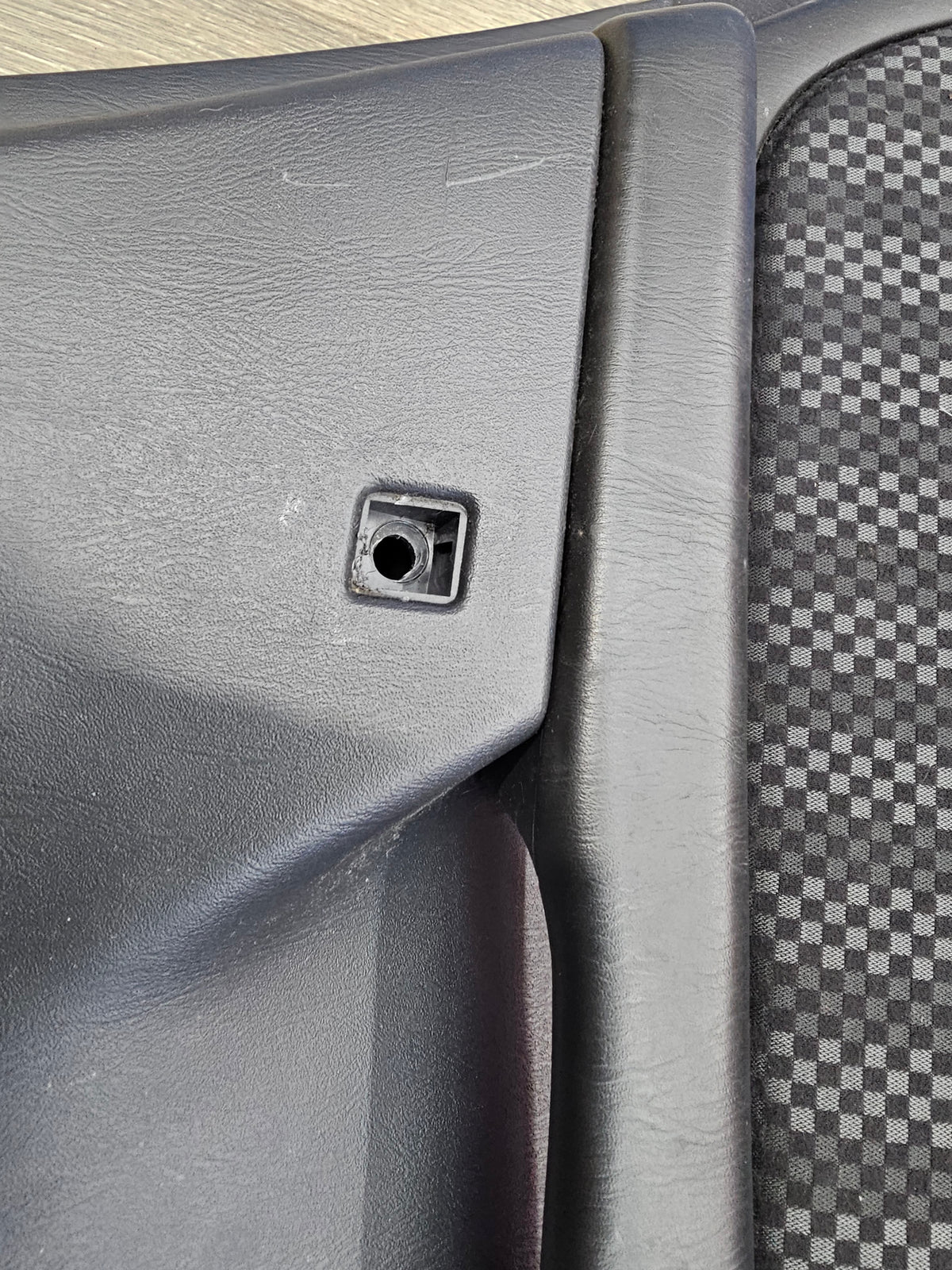 2000-2001 Subaru impreza rs sedan 2.5 left driver rear door panel  image 5