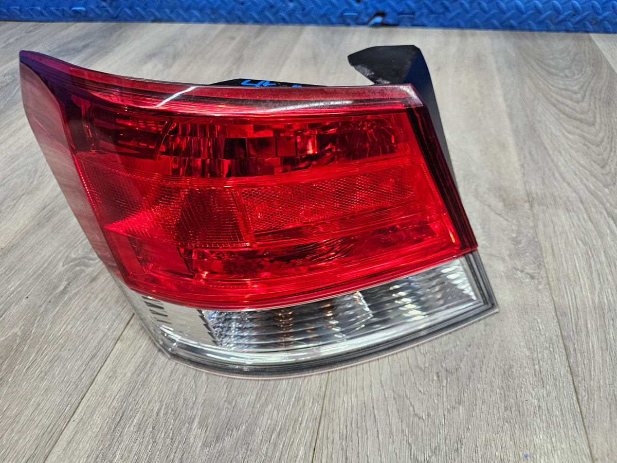 2010-2014 Subaru legacy seda 2.5 left driver tail light 84912AJ01A image 2