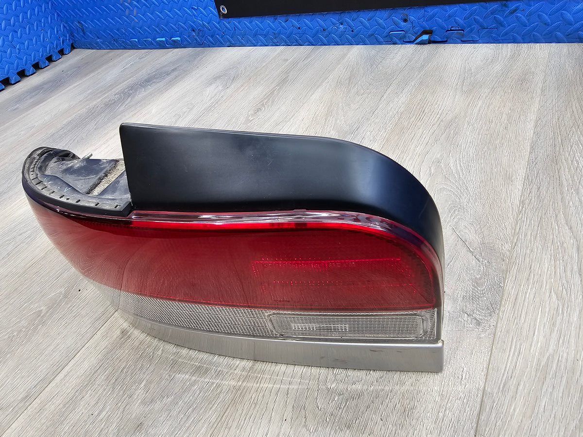 2000-2001 Subaru impreza rs sedan 2.5 left jdm tail light  image 6