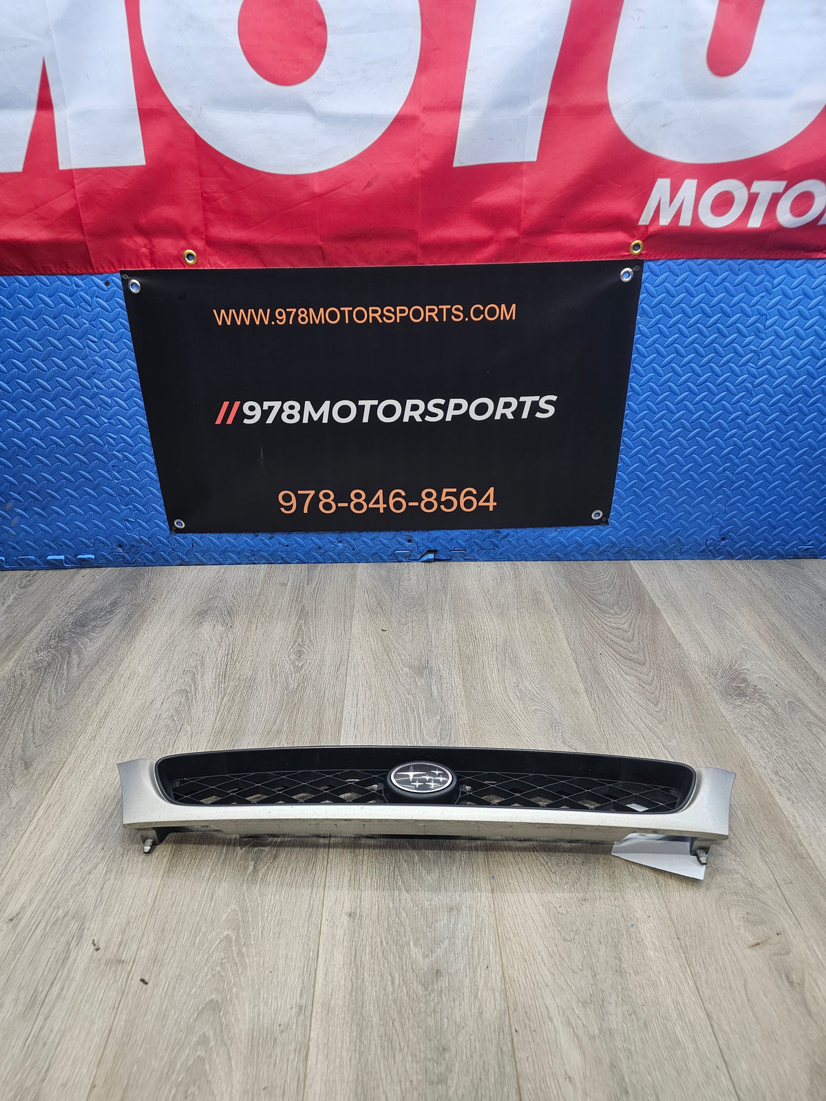 2000-2001 Subaru impreza rs sedan 2.5 grille 91065FA050NN image 0