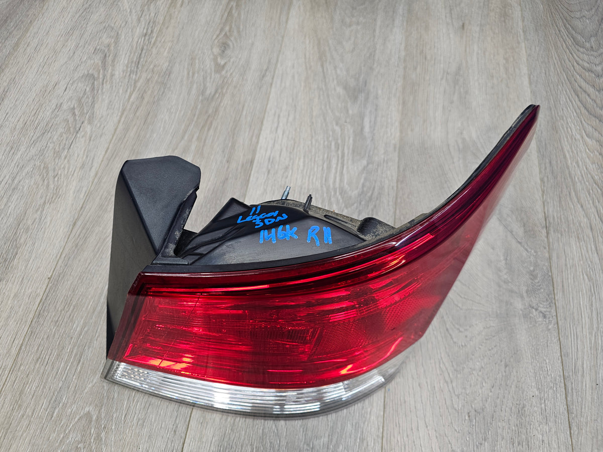 2010-2014 Subaru legacy sedan 2.5 right passenger tail light  84912AJ00A image 4
