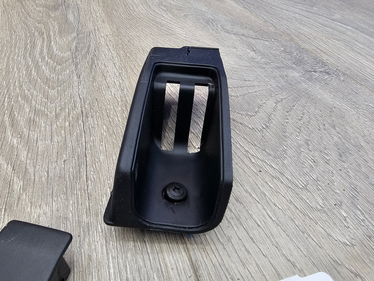 2000-2001 Subaru impreza rs sedan 2.5 trunk release opener lever panel  image 5