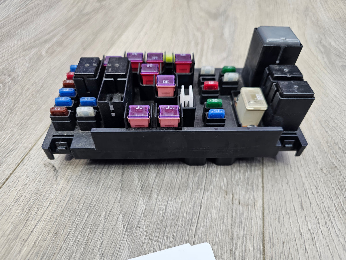 2008-2014 Subaru wrx sti 2.5 engine bay fuse box 82241FG010 66k image 4