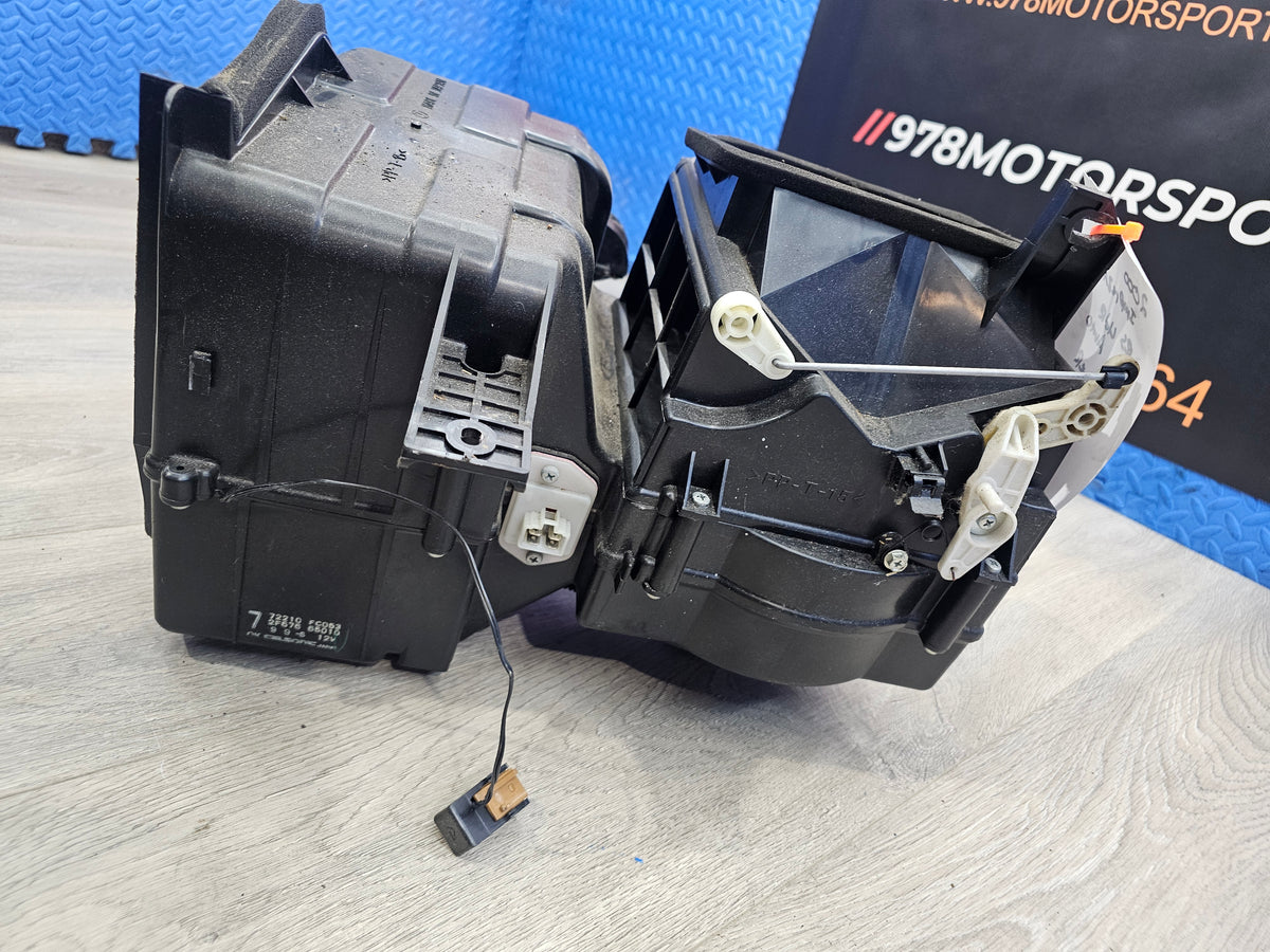 2000-2001 Subaru impreza rs sedan 2.5 blower motor box 72210FC053 image 6