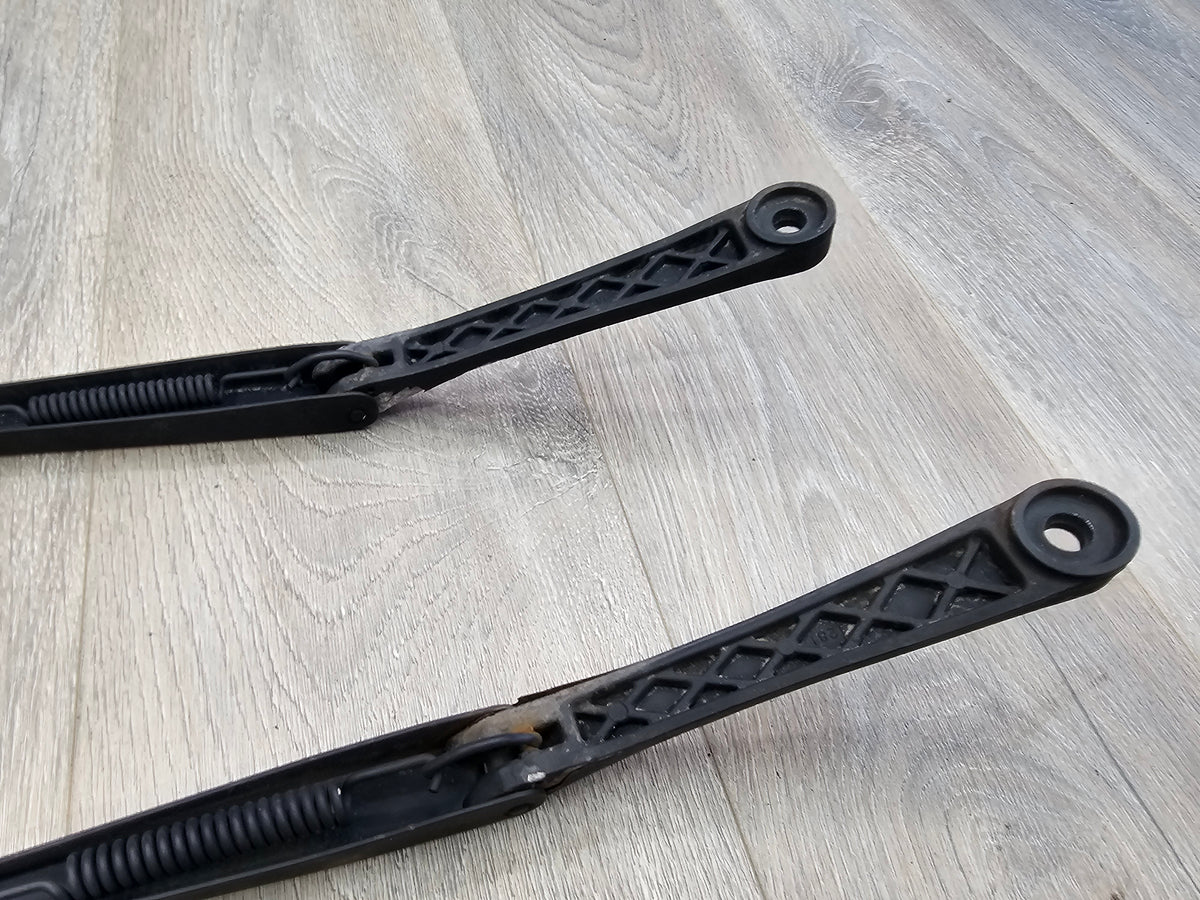 2000-2001 Subaru impreza rs sedan 2.5 windshield wiper arm pair  image 4