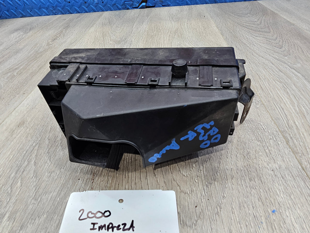 2000-2001 Subaru impreza rs sedan 2.5 engine bay fuse box 82232FA100 image 4