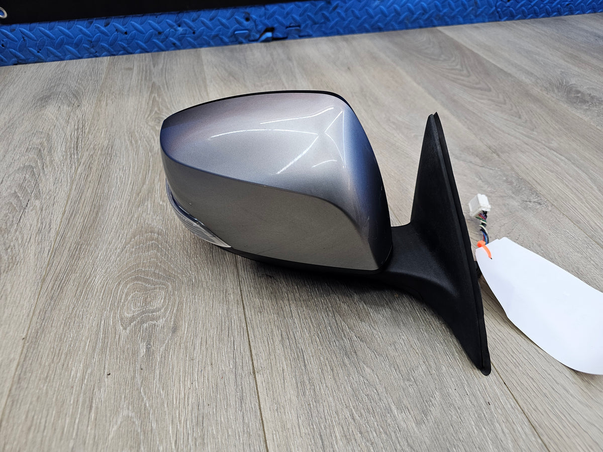 2013-2014 subaru outback 2.5 SAP right passenger door mirror  image 6