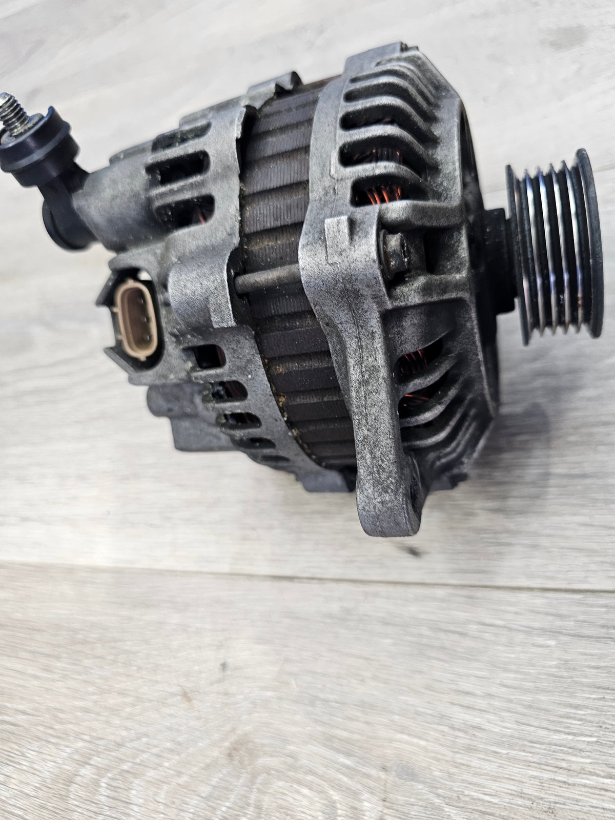 2002-2005 Subaru wrx 2.0 alternator 23700AA420 image 3